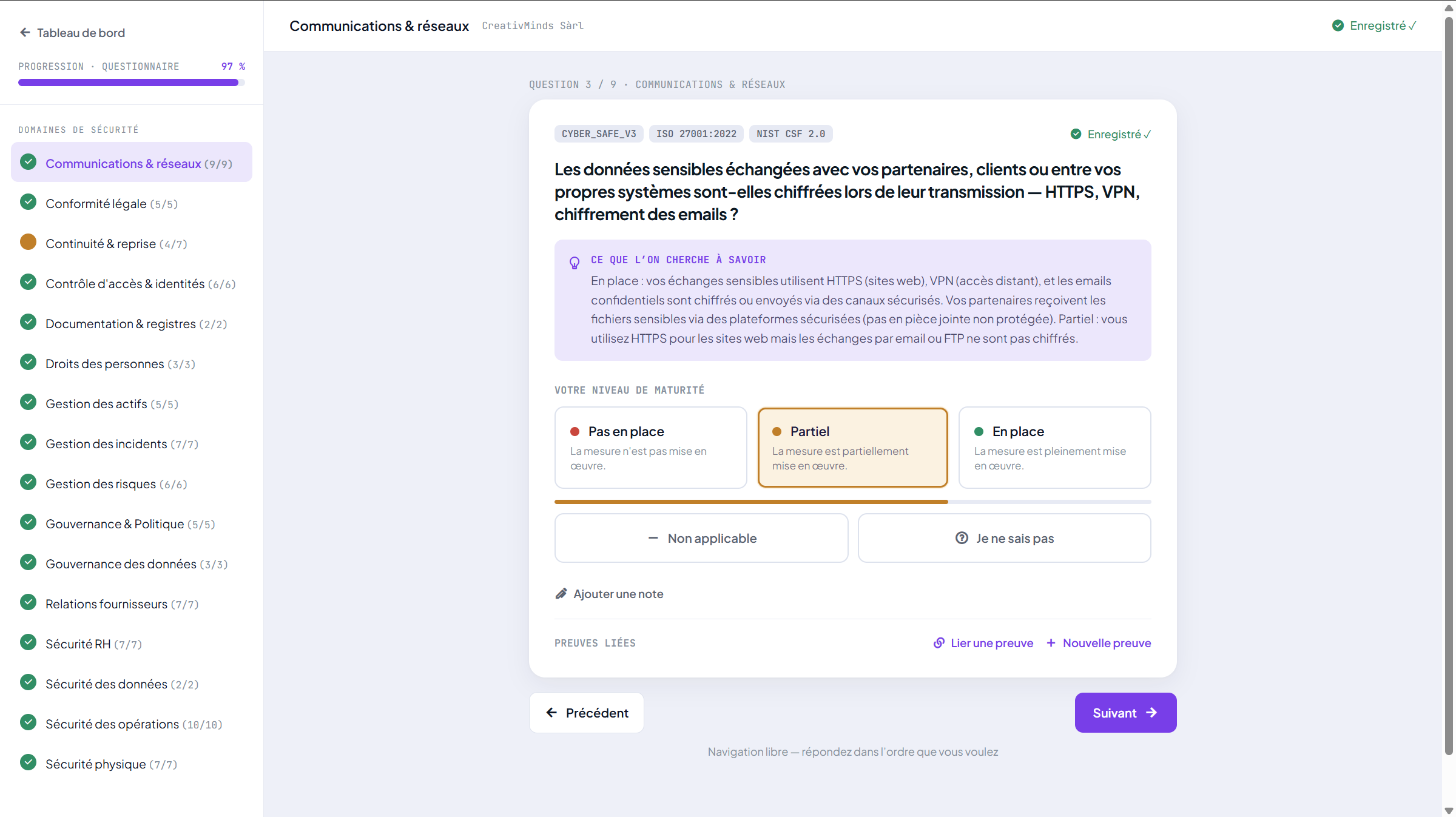 Vue complète du questionnaire : domaines et progression à gauche, question active à droite